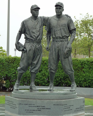 Pewee puts arm around Jackie