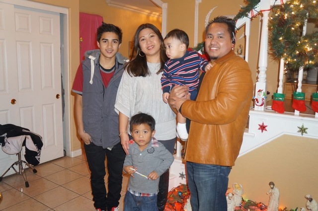 Family christmass in L.A Ca got an iphone that day!