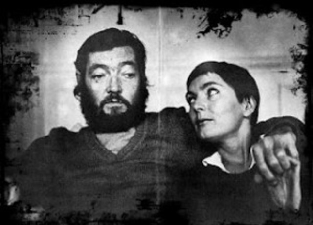 Viaja a Nicaragua para apoyar la Revolución Sandinista. Inicia su relación con la escritora canadiense Carol Dunlop