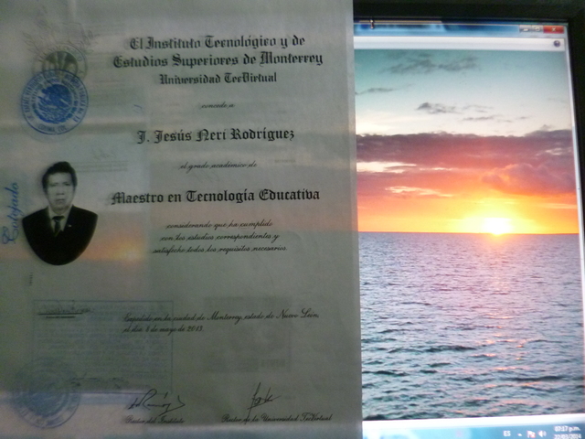 Se recibe el Título de Maestría en Tecnología Educativa.