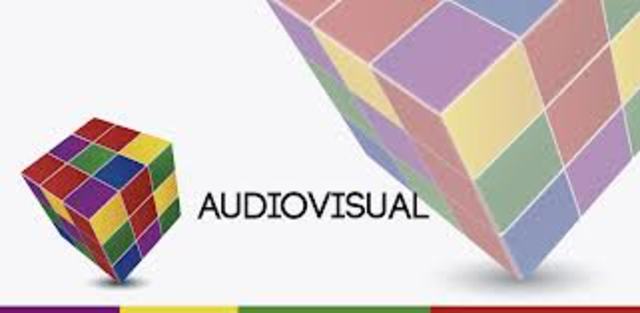 A denominação audiovisual é criticada por Parra