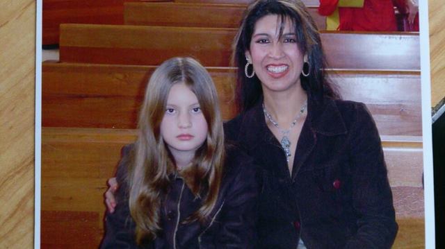 En el bautizo de mi prima, con mi mami :)