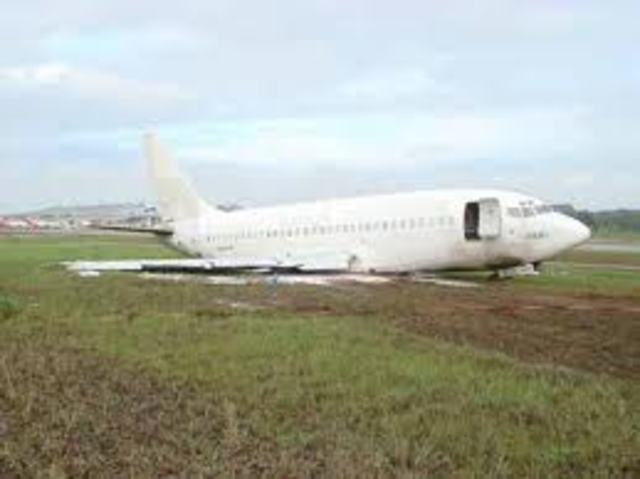 Boeing 737-200 : 82 passengers