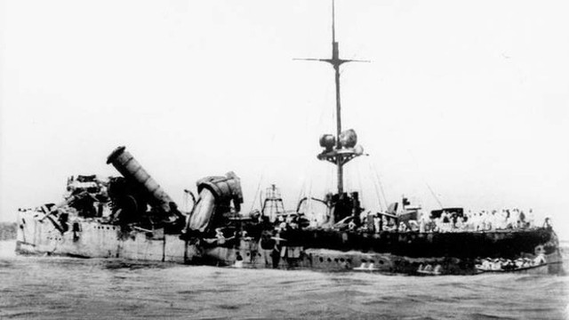 HMAS Sydney sinks German cruiser SMS Emden