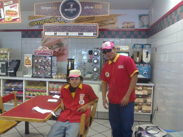 (Present) Trabajando en OXXO