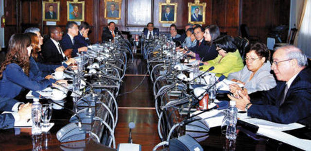 Presidente Lobo culmina su mandato sin lograr un nuevo convenio con el FMI