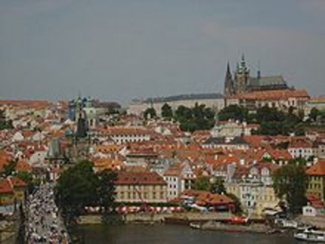Fernando II envió a dos consejeros católicos al castillo de Hradcany en Praga