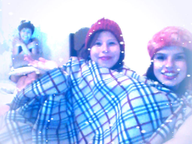 ACADÊMICAS ANA ADÉLIA DAL COL E CAMILA MACEDO