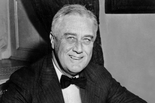 Franklin Delano Roosevelt Dies