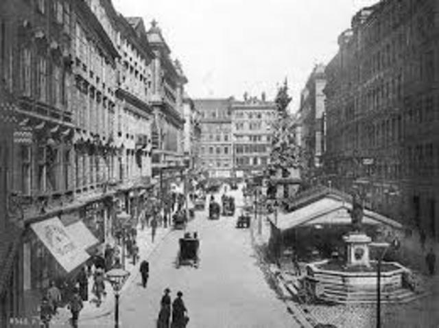 Hitler moves to Vienna