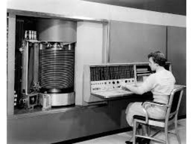 1957 – IBM 305 RAMAC