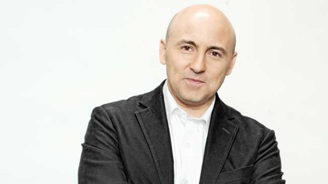 Fichaje de Maldini por el Plus