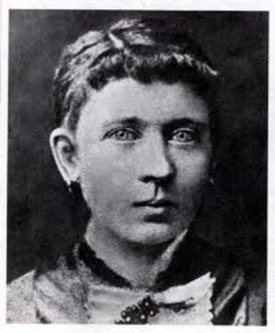 Hitler's mother dies from breast cancer