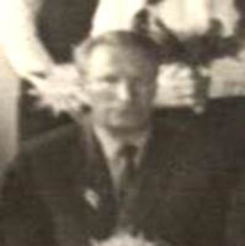 Тихомиров Иван Петрович  (1964-1965 г.г.)благоустройство школьной территории, спортивной площадки, закладка школьного сада,