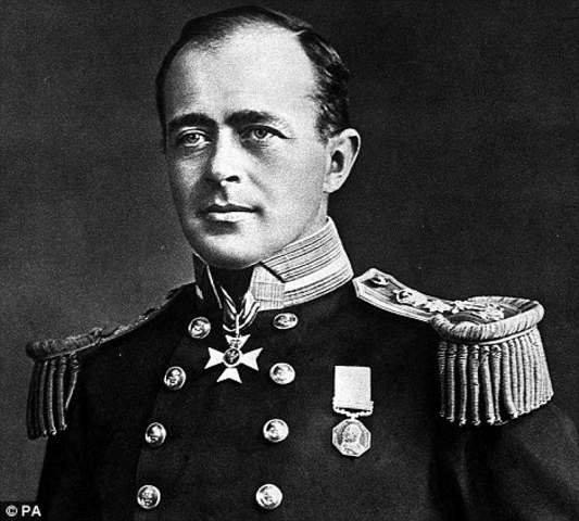 Robert Falcom Scotts Birth