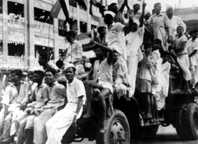 India becomes an independent nation