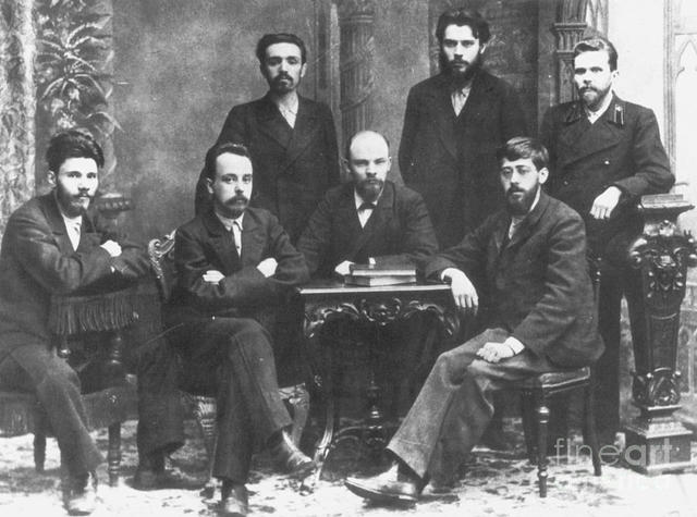 Russian Marxists Split into Menskeviks and Bolsheviks