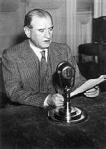 Édouard Daladier giving a speech on the radio