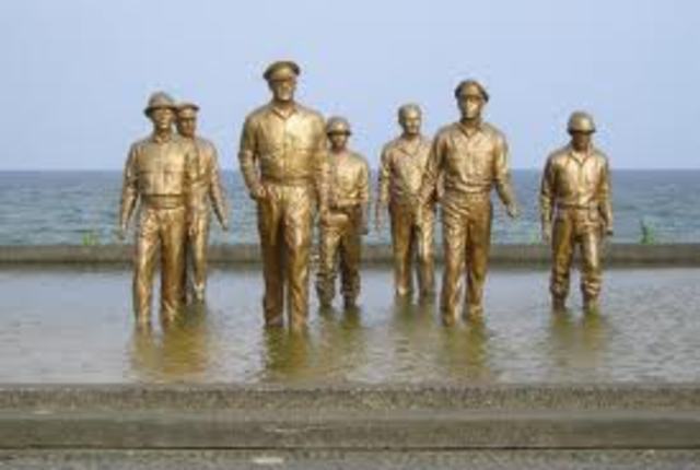 Gen. Macarthur Returned to the Philippines (Leyte Gluf)