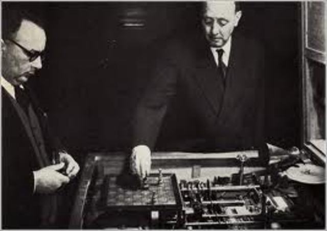 Primera maquina de jugar ajedrez