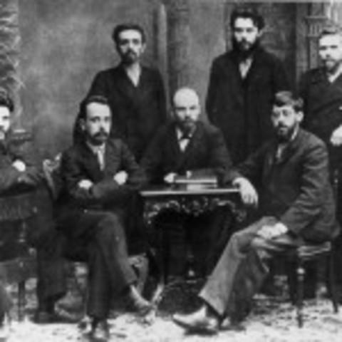 Russian Marxists Split into Mensheviks and Bolsheviks