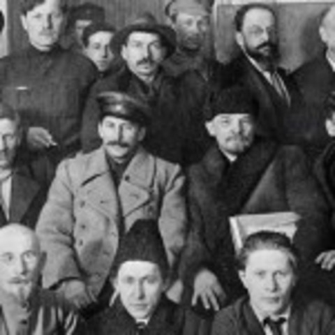 Russian Marxists Split into Mensheviks & Bolsheviks