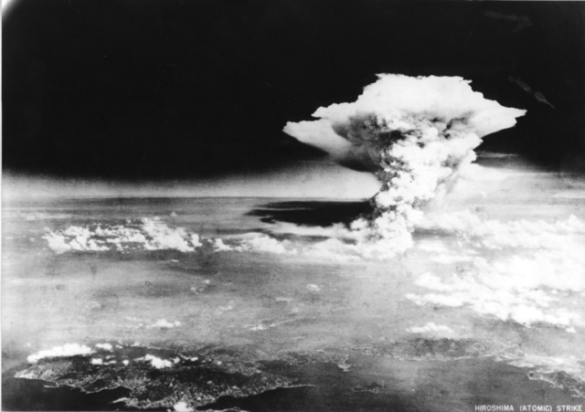 atomic bomb dropped on hiroshima