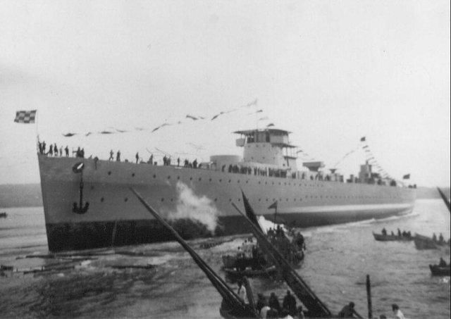 Los republicanos hunden el crucero Baleares