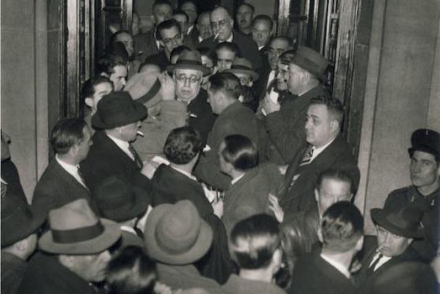 Manuel Azaña dimite como presidente de la República