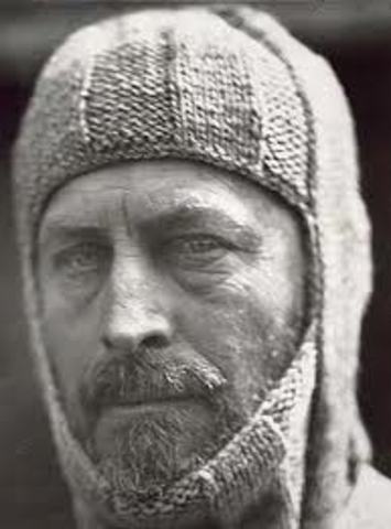Sir Douglas Mawson reaches South Magnetic Pole.