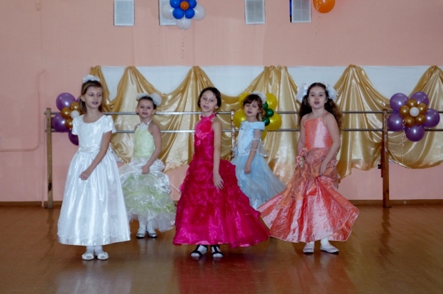 Праздничный концерт "Как же без женщин..."