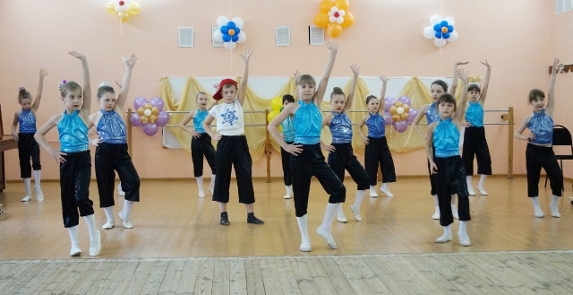 Праздничный концерт "Как же без женщин..."