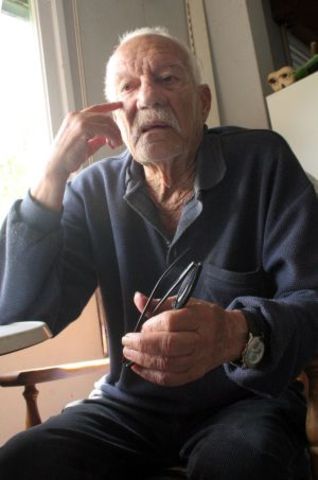 Publica "Siete cuentos".