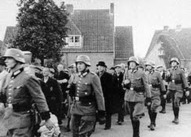 Nazis begin rounding up Jews for labor camps