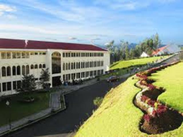 inicio de clases en la UIDE