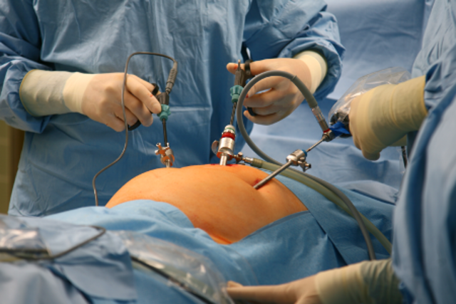 Mit dem Skalpell durchs Schlüsselloch