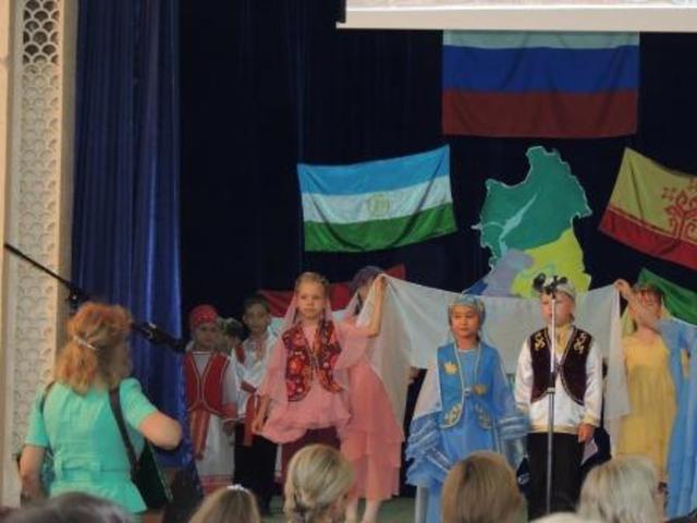 Музыкальный руководитель Дворянцева Альбина Александровна