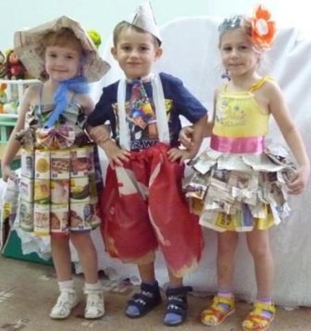 В группе Чебурашка прошел конкурс «Вторая жизнь»                на лучший костюм из  бросового материала.