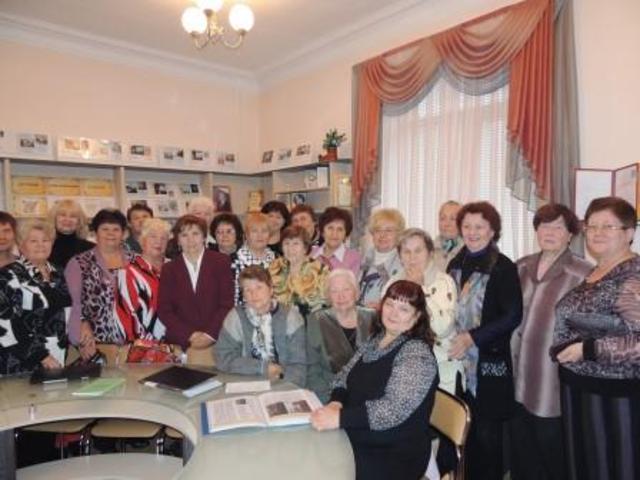 Участие в организации праздника для ветеранов педагогической деятельности в музее «Истоки».