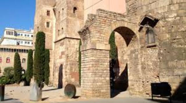 Obertura de grans bretxes a la muralla de Barcelona i primer assalt massiu de la infanteria borbònica