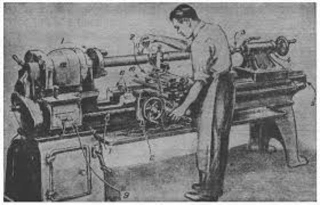 токарно-винторезный станок с механизированным суппортом
