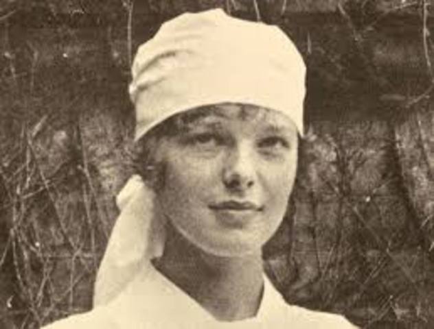she became a nurse in 1917