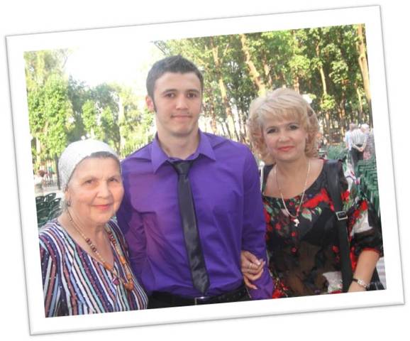 Земалиндинова Венера Миннихатиповнас её семьёй