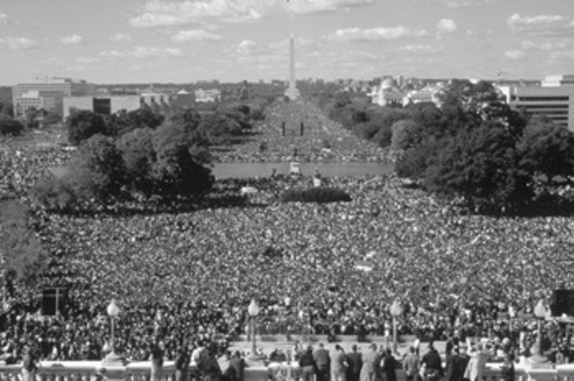 Farrakhan Helps Lead Million Man March