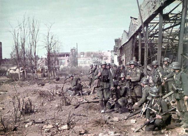 Russians stop Nazi advance at Stalingrad save Moscow