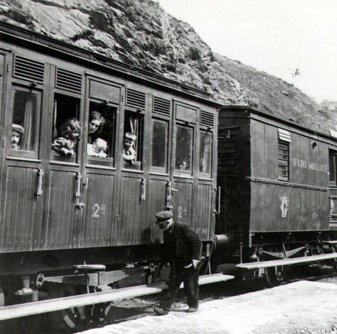 Mejoran los trenes y las vías