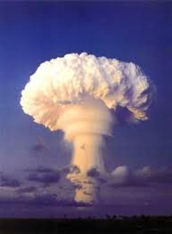 USA Devlops Nuclear Weapons