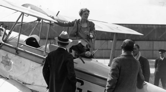 Amela Earhart flies across the Atlantic