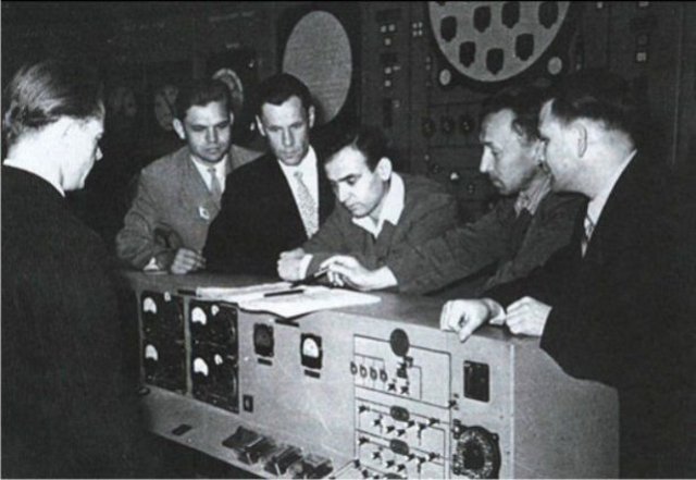 Первая атомная электростанция