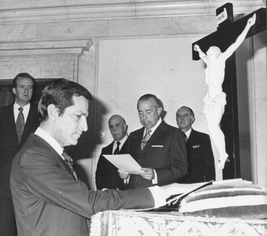 Suárez es nombrado presidente del Gobierno